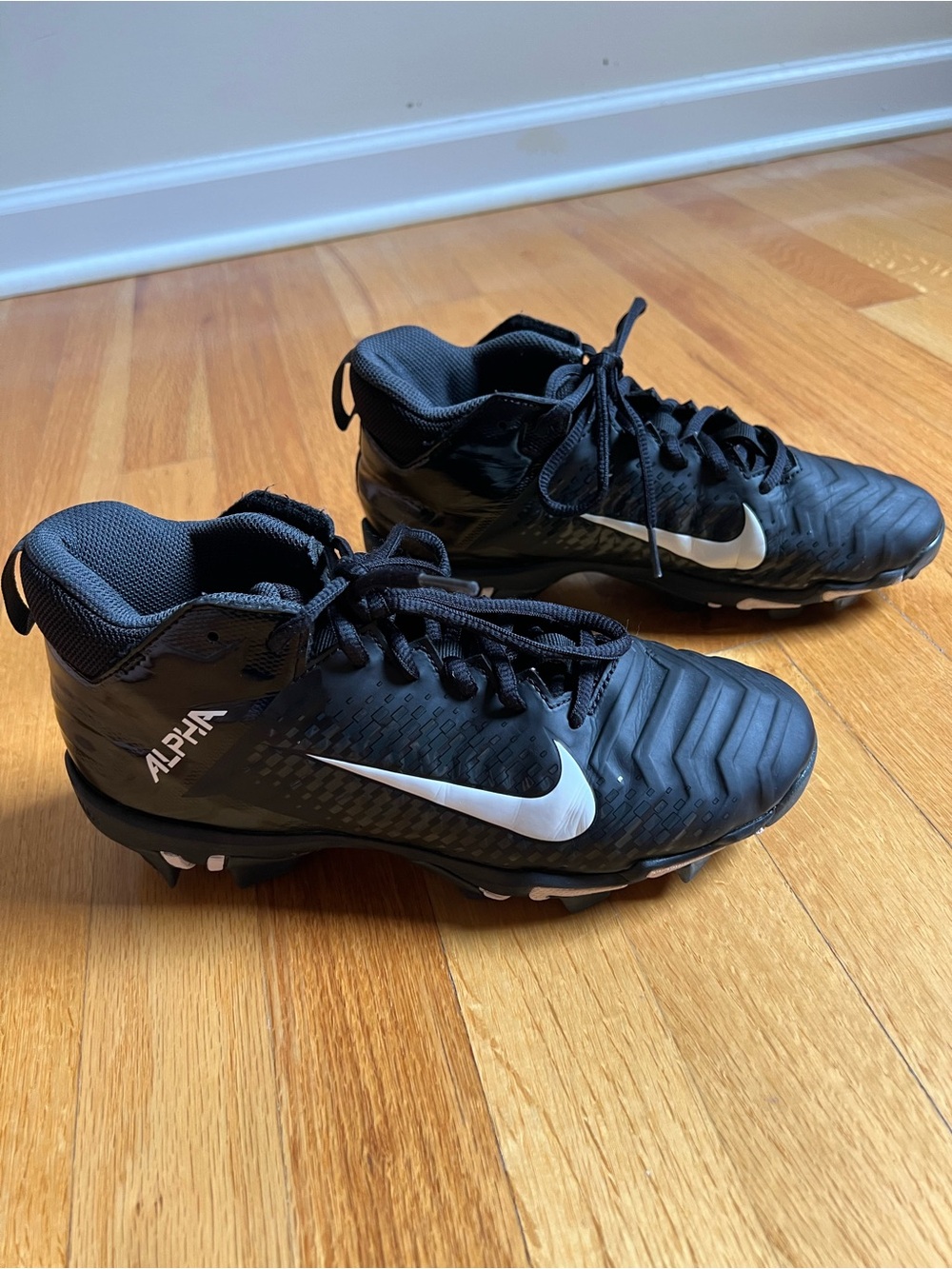 Black & White Nike Alpha FastFlex Football Cleats size 5.5 Wide
